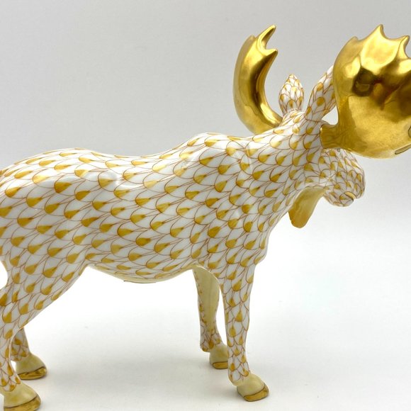 Herend Hungary Yellow golden fishnet porcelain Moose figurine 6" - Picture 4 of 8